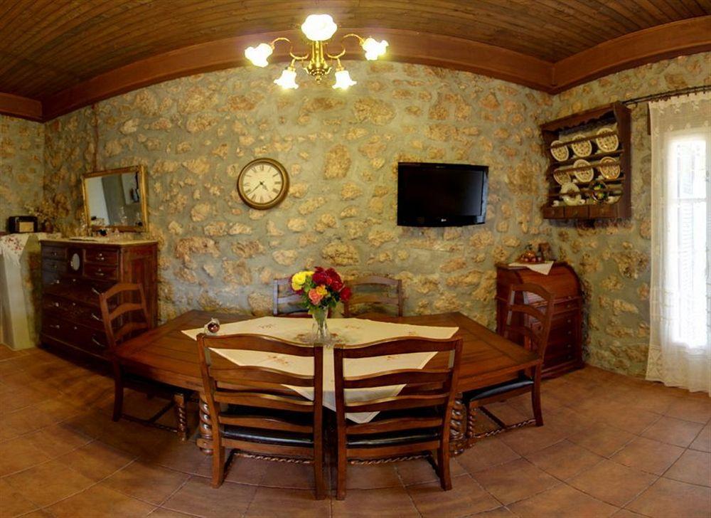Agallis Corfu * Sokrákion