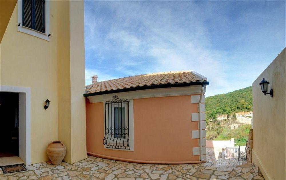 Agallis Corfu * Sokrákion